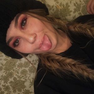 Meet your Posher, Lexie